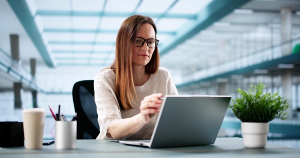 איך לקדם בהצלחה אתר של עורך דין הגירה בעידן הדיגיטלי